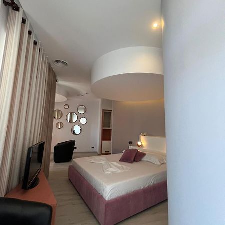 Icon Hotel Влёра Экстерьер фото
