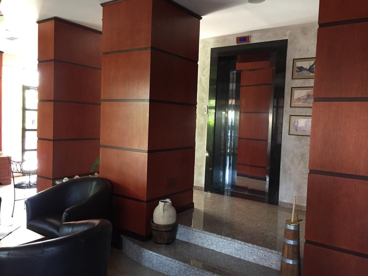 Icon Hotel Влёра Экстерьер фото