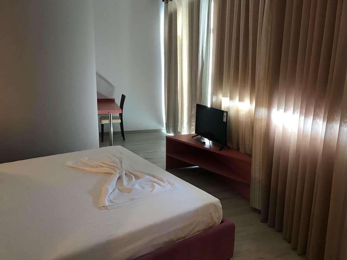 Icon Hotel Влёра Экстерьер фото
