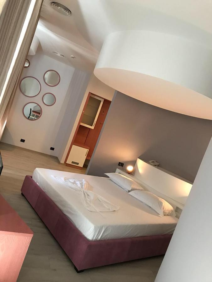 Icon Hotel Влёра Экстерьер фото
