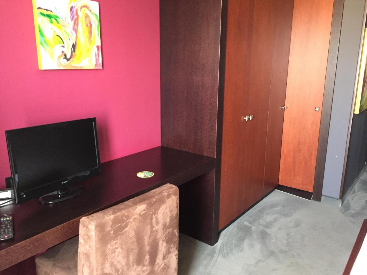 Icon Hotel Влёра Экстерьер фото