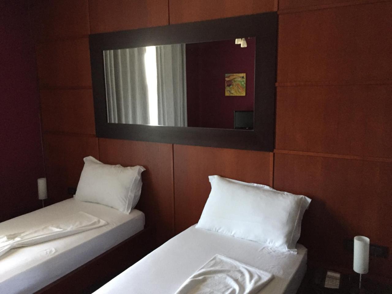 Icon Hotel Влёра Экстерьер фото